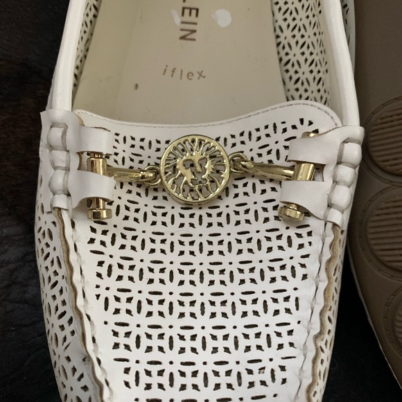 Flat white Anne Klein shoes - Picture 5 of 6